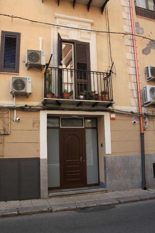 Due Cappuccini Apartment ปาแลร์โม ภายนอก รูปภาพ